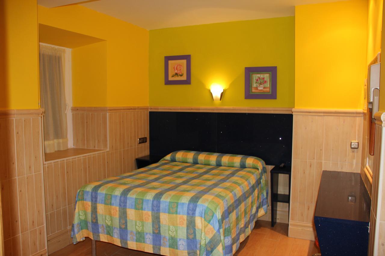 Pension Izar Bat - San Sebastian, San Sebastian